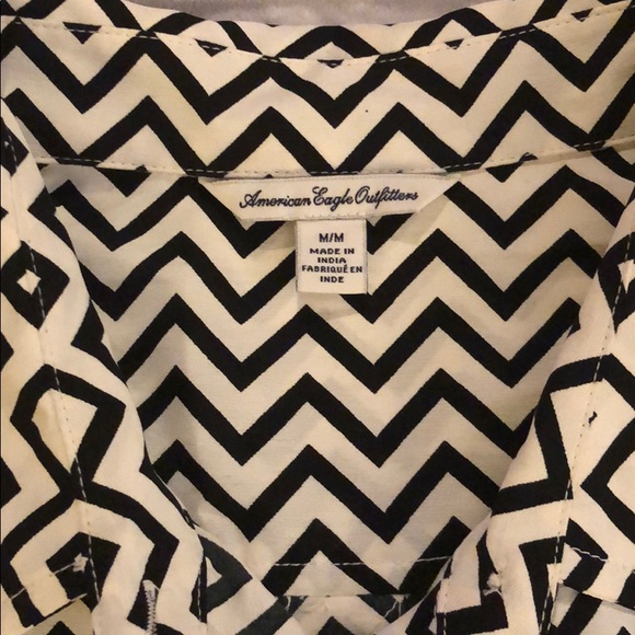 Sz M American Eagle chevron pattern blouse - Picture 3 of 5